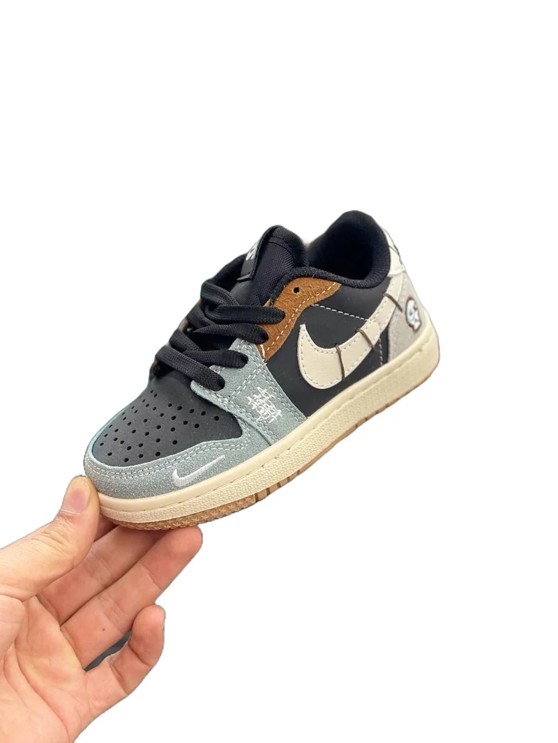 KIDS NIKE JORDAN 1 LOW RETRO SNEAKERS