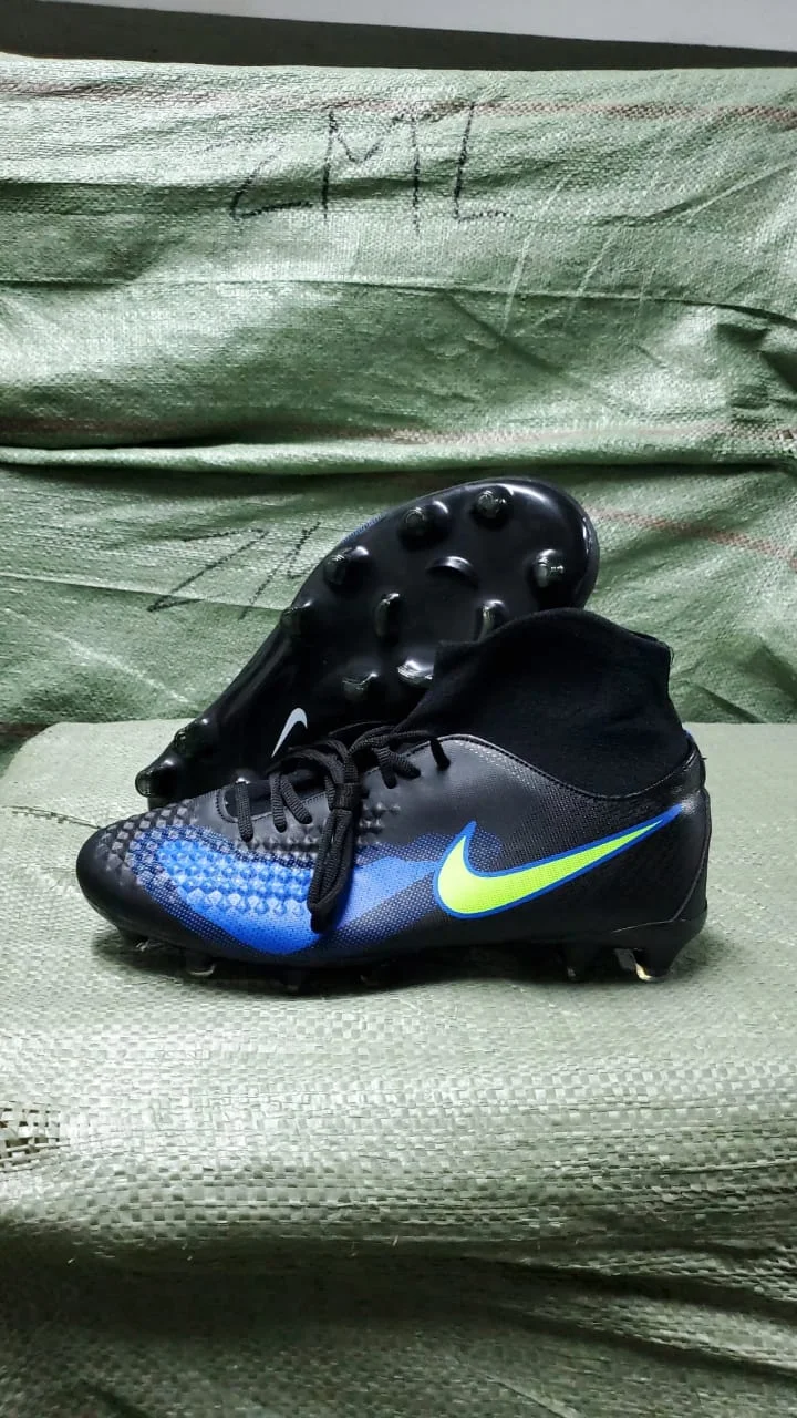 Professional Unisex Football Boots Nike High Top Soccer Shoes Spike Training