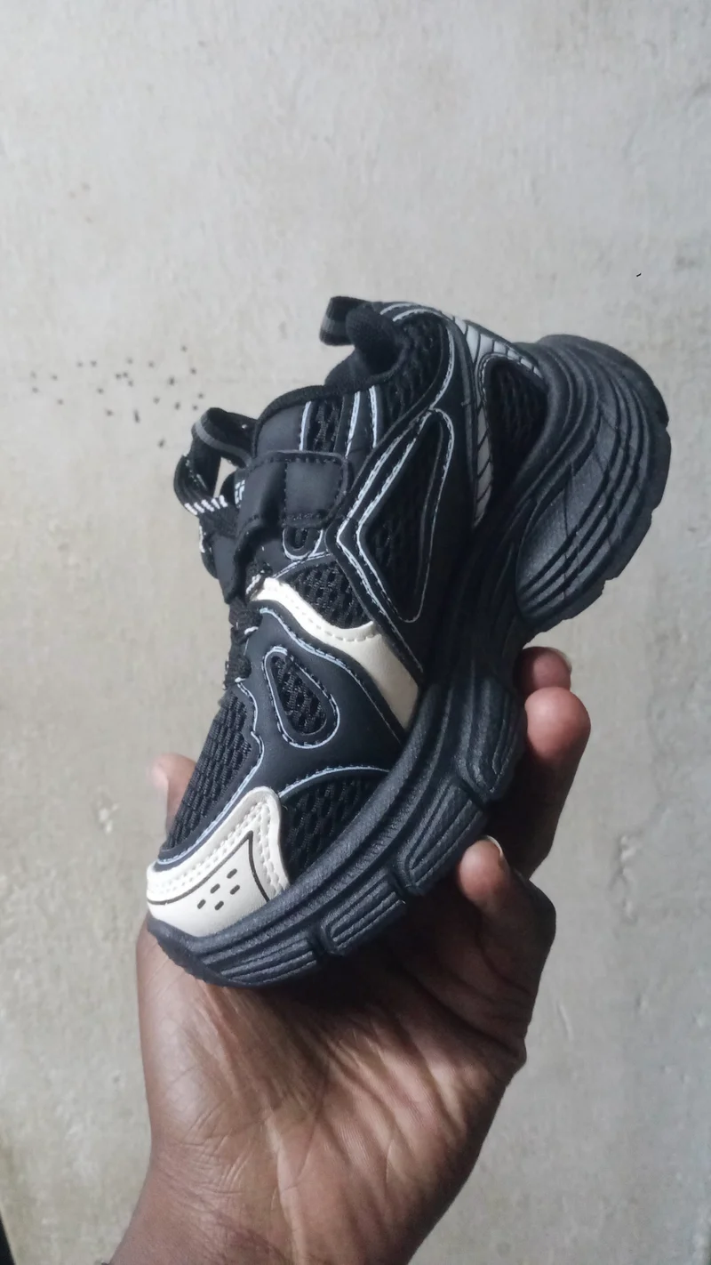 BLACK KIDS SNEAKERS BREATHABLE RUNNING SHOES