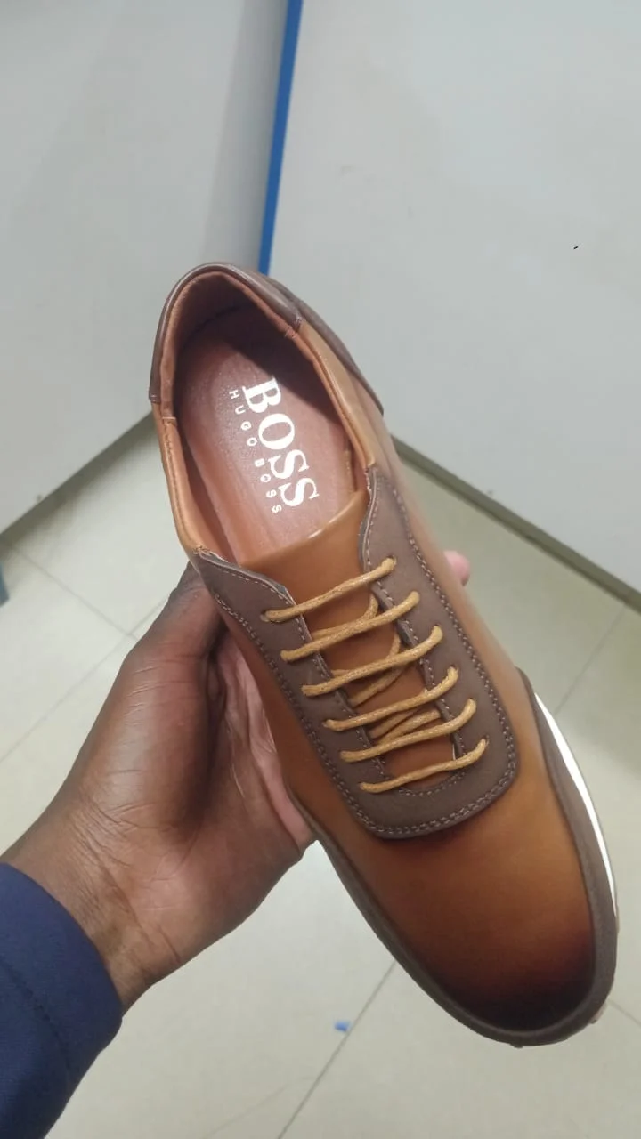 CASUAL HUGO BOSS LEATHER LOW-TOP SNEAKERS