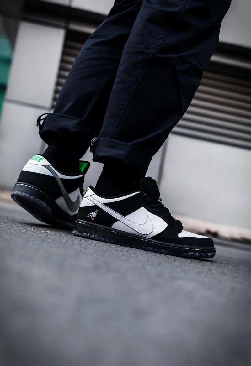 Nike SB Dunk Low “Panda Pigeon”