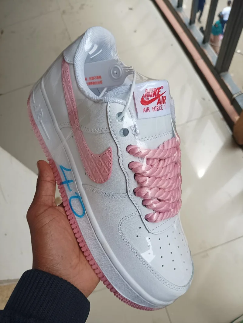 Air Force 1 '07 Valentine's Day Chunky Laces