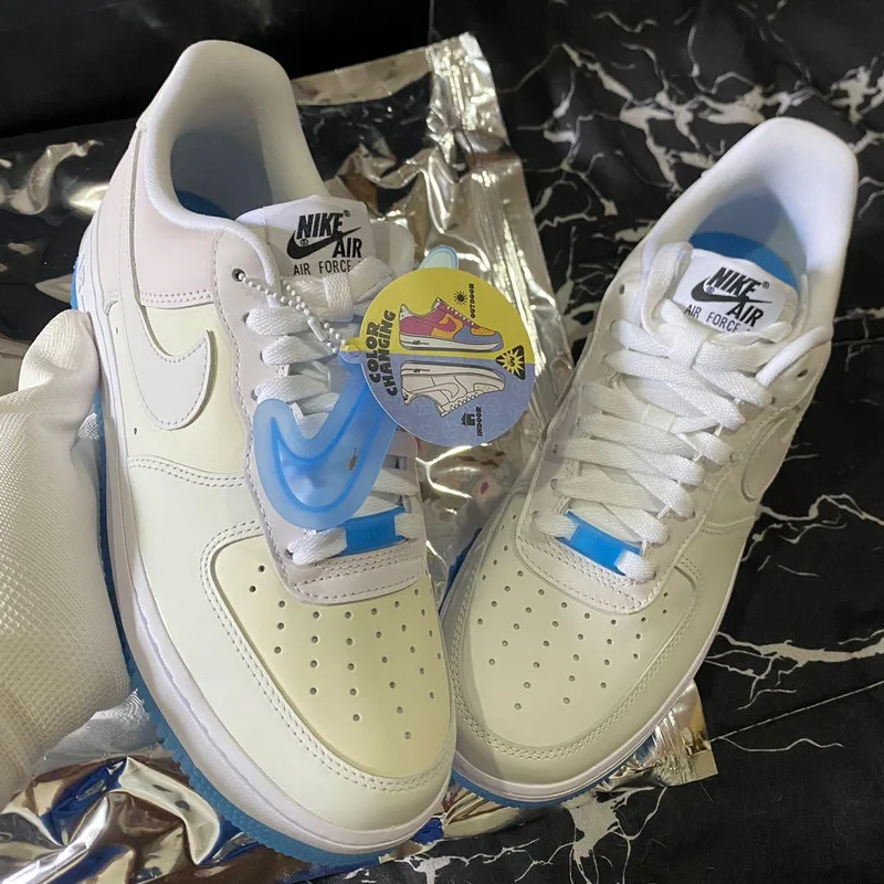 AIR FORCE 1 LOW 07 LX UV REACTIVE WHITE