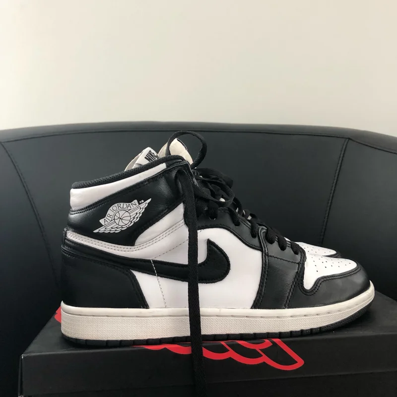 Air Jordan 1 Retro High OG – Black/White