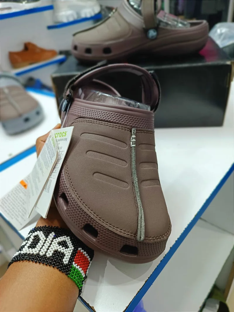 Authentic Men Sandals Coffee Brown Casual Crocs
