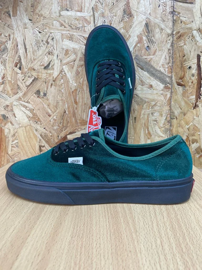 Authentic Velvet Vans of The Wall - Jungle Green Black