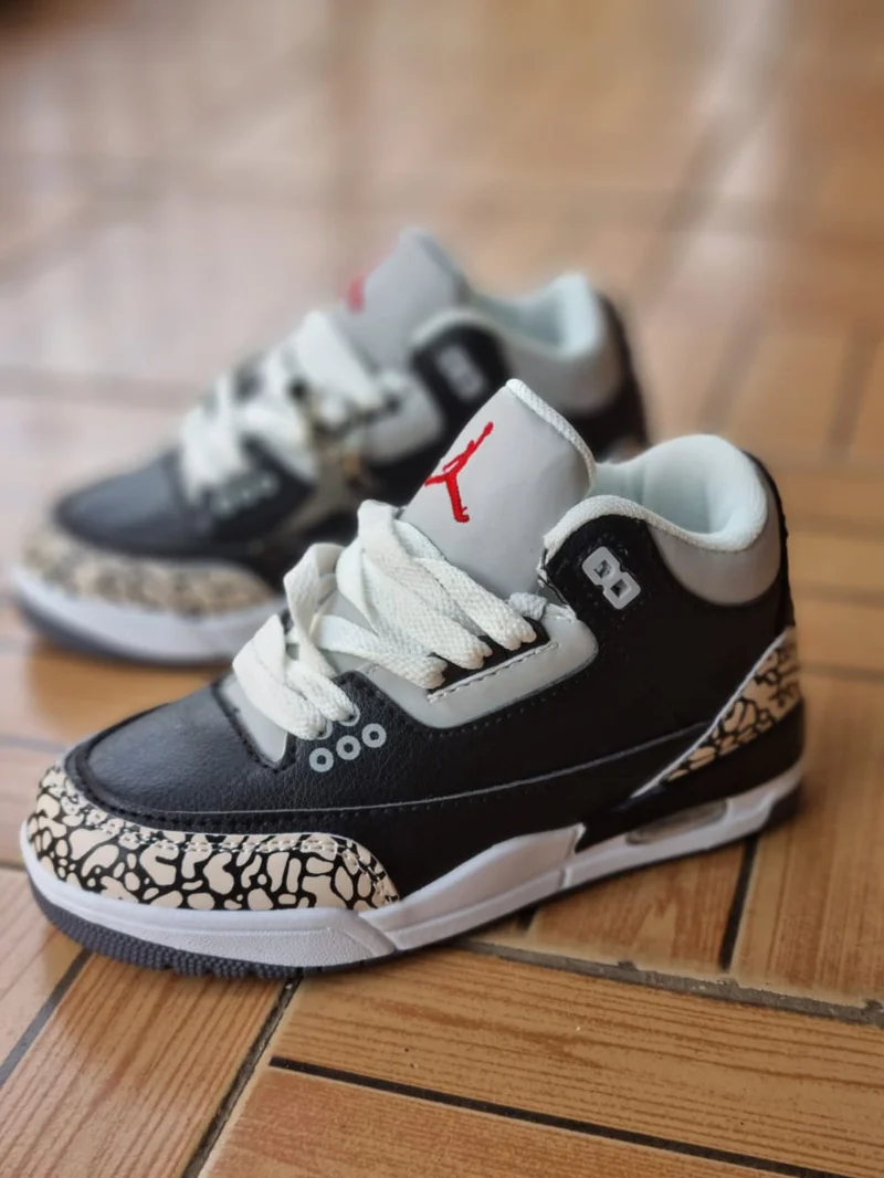 BLACK-ELEPHANT PRINT AIR JORDAN 3 RETRO LUCKY SHORT SNEAKERS.(KIDS)