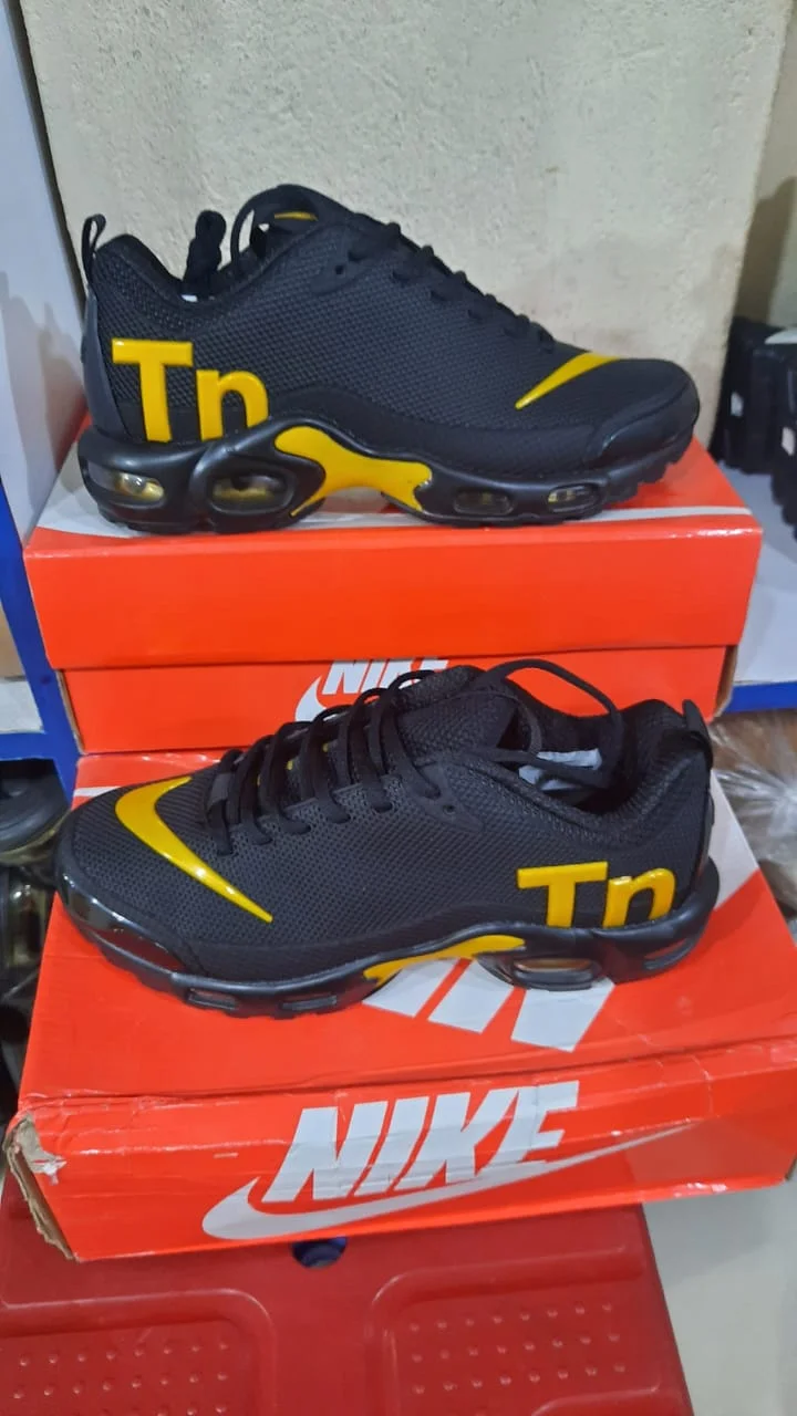 Black/Gold Nike Air Max Plus TN SE trainers shoes