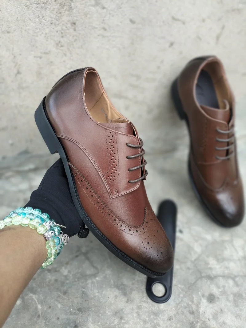 BROGUE LEATHER OFFICIAL