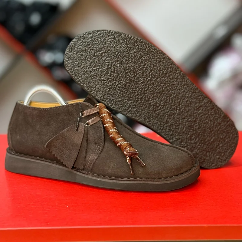 BROWN  CLARKS ORIGINALS MEN’S WALLABEES CASUAL SHOES