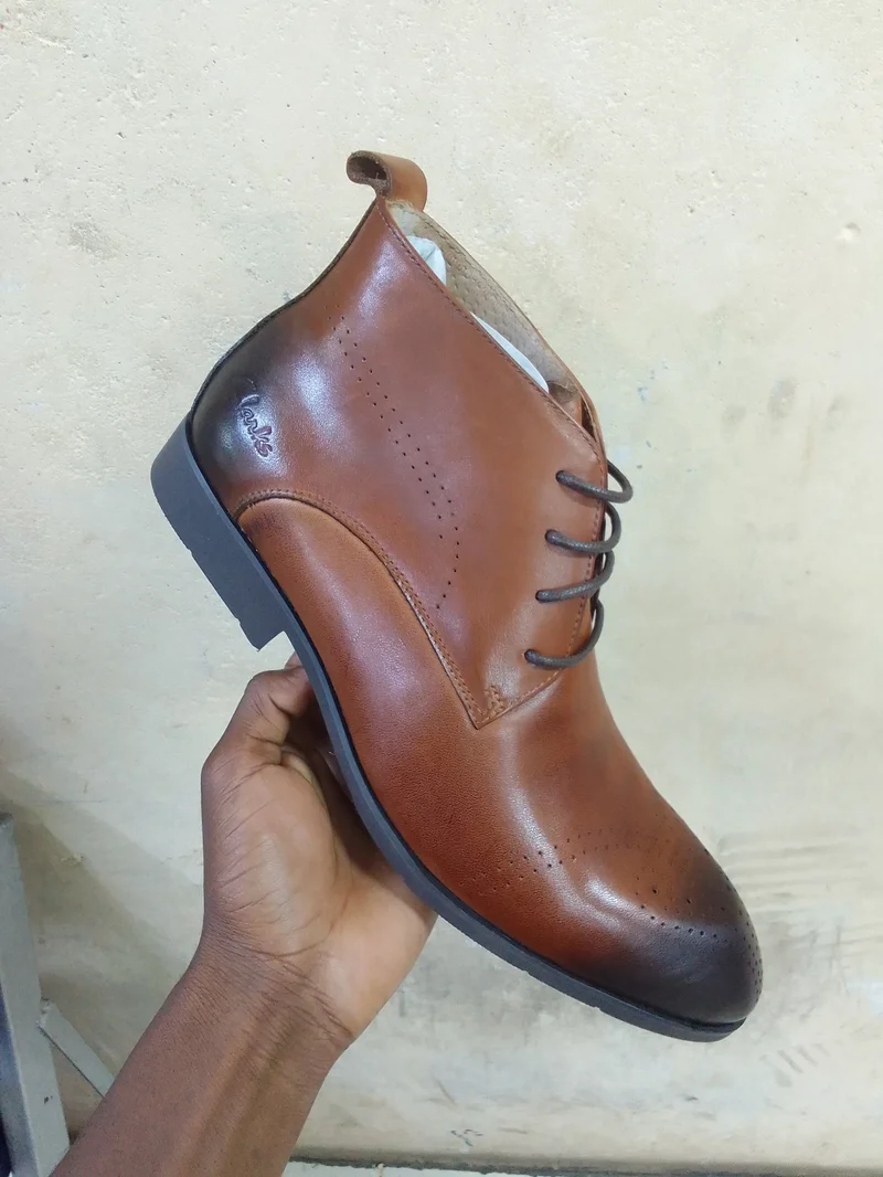 Clarks Genuine Leather Official Boots -Brown Mens Laced Shoes