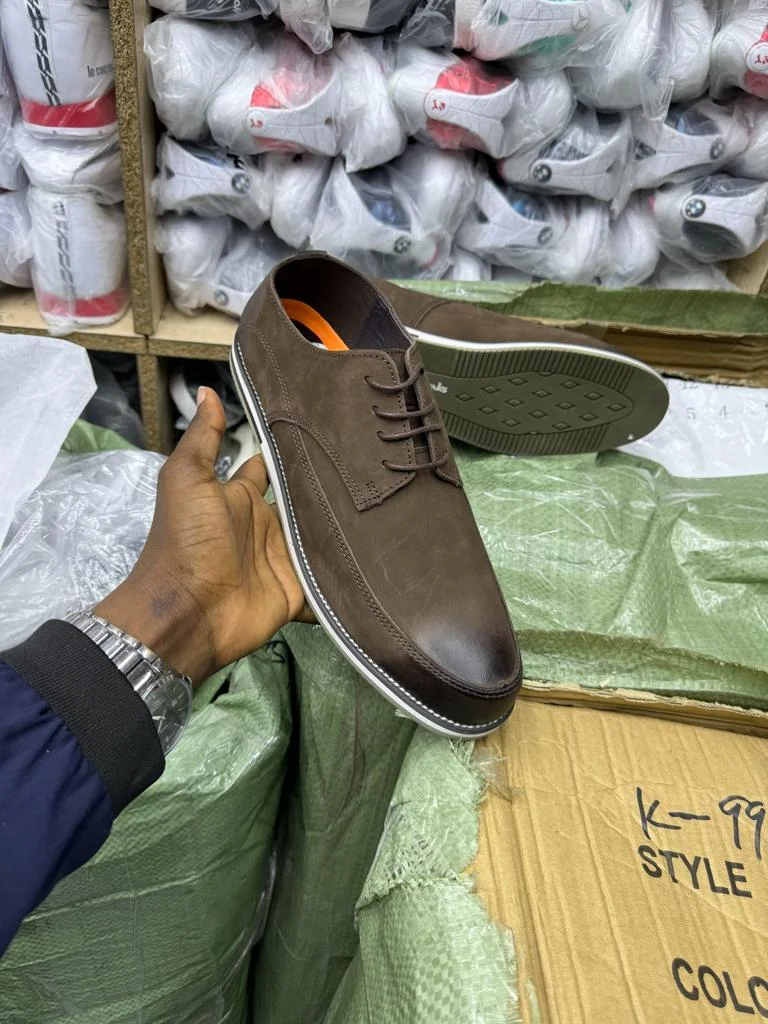 Clarks Sneakers Casual  Coffee with White Rubber Sole
