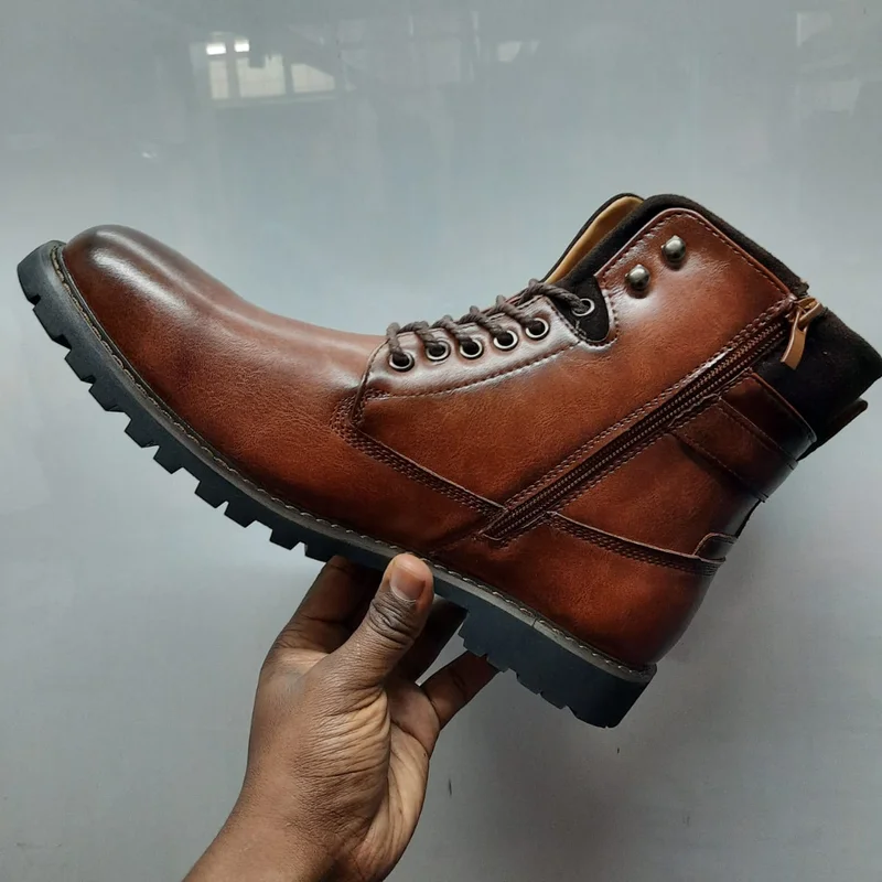 Classic Cacatua Men Casual and Official Boots