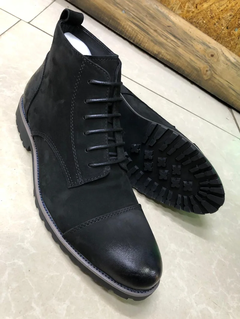 Classic Leather Timberland  Mens Casual Shoes in Black