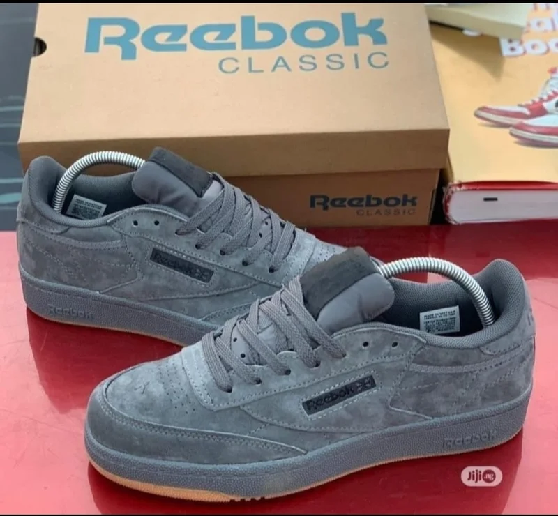 Classic Men's Adidas Sneakers Grey