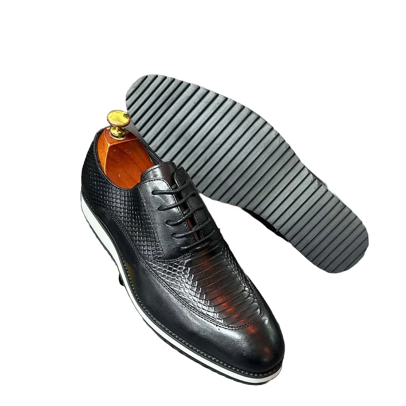 classic men's Oxford leather shoes dress shoe