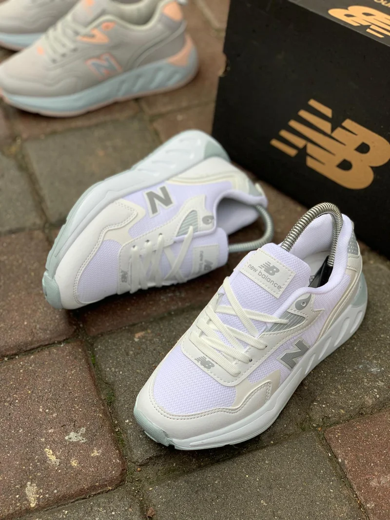 Comfortable New Balance Sneakers Breathable Lightweight White Running Shoes