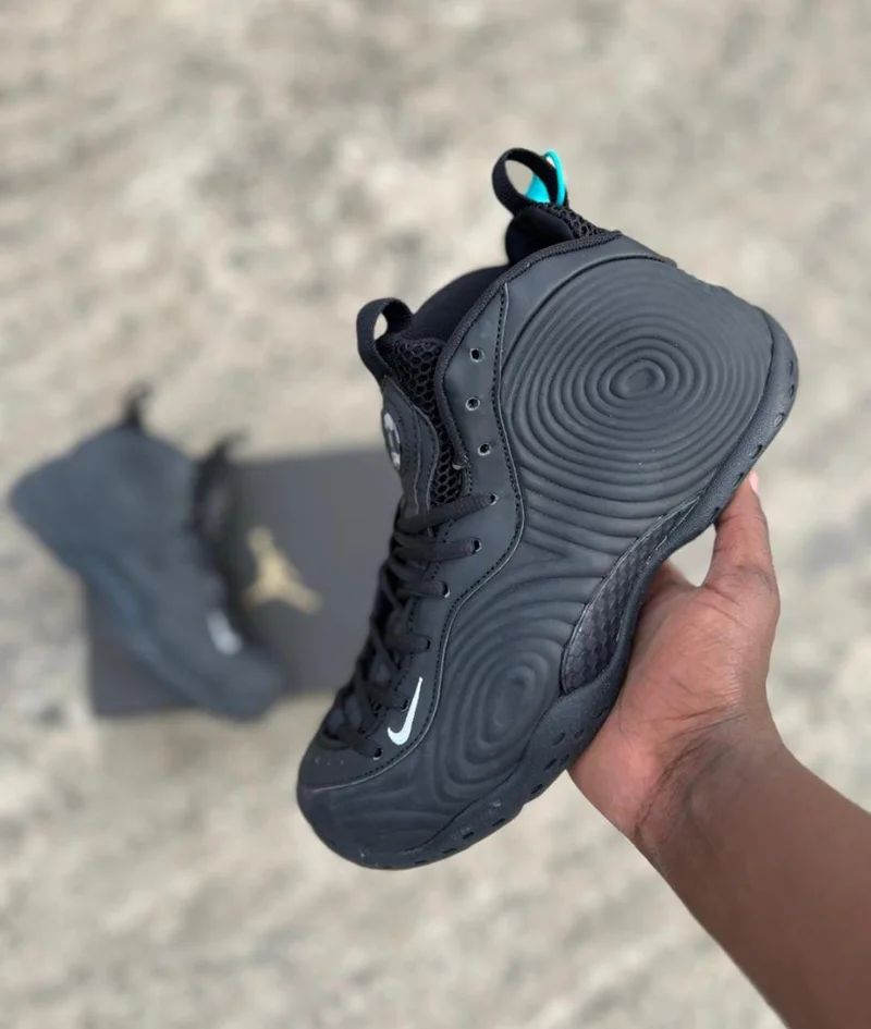 Commes Des Garcon x Nike Air Foamposite