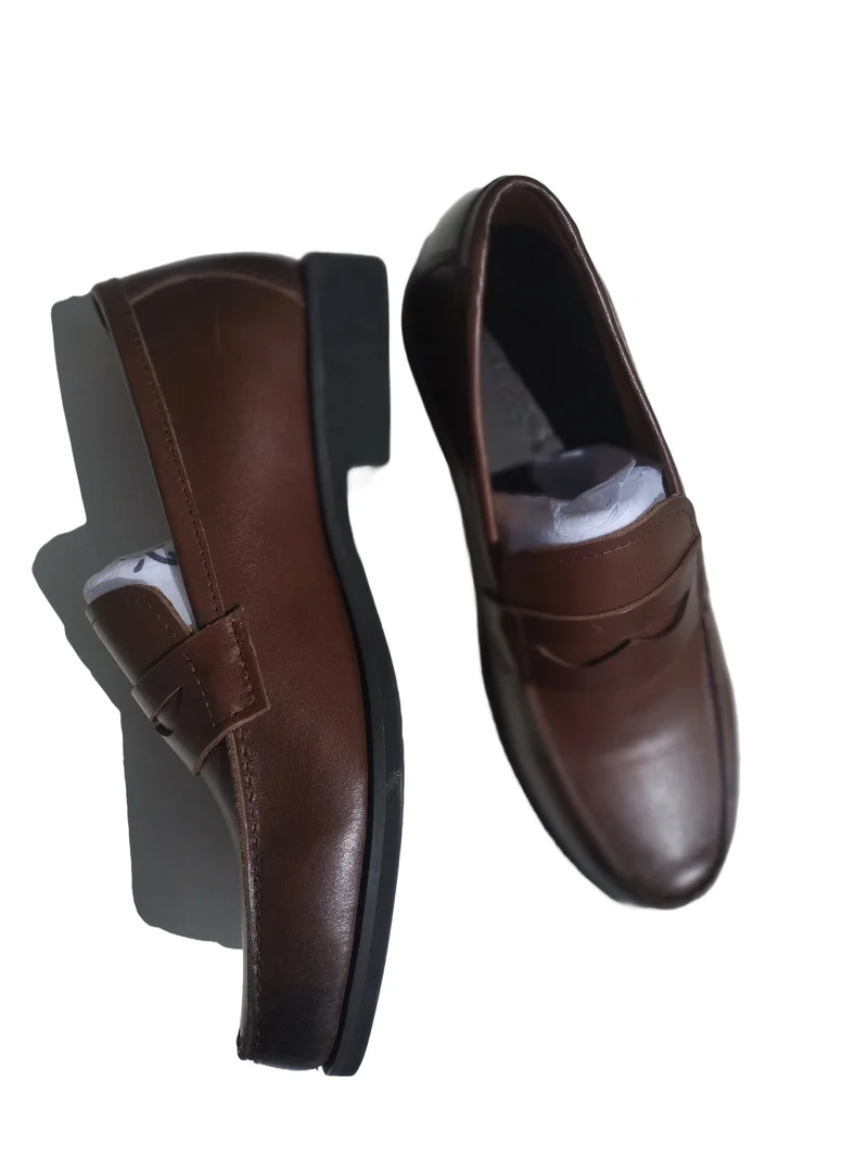 DARK BROWN CLARKS MOCCASIN LOAFERS