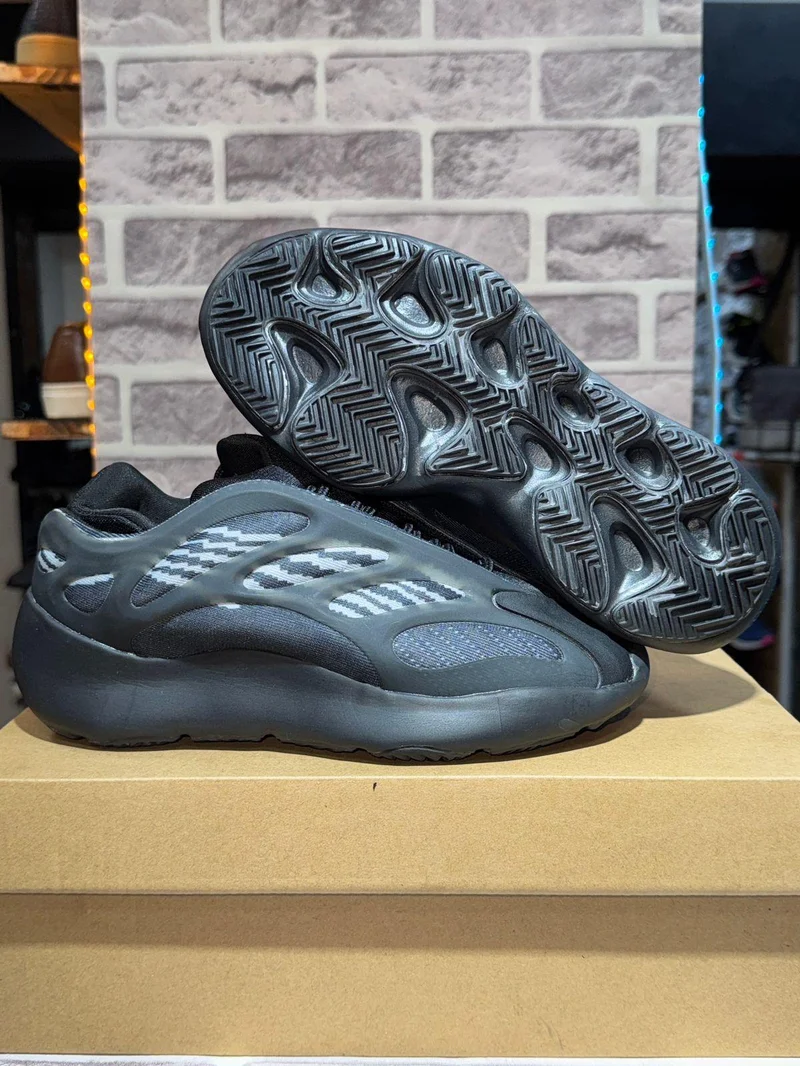 DARK GREY  ADIDAS YEEZY 700V3 MEN’S SNEAKERS