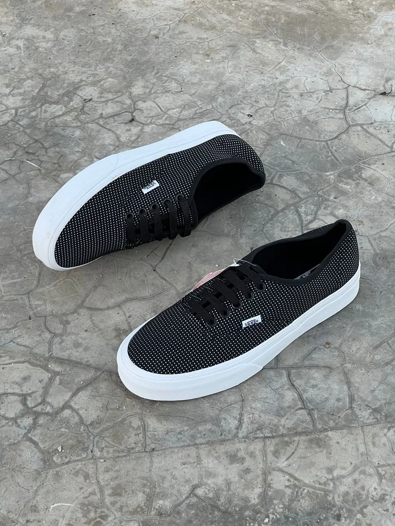 Fabric Double Sole Vans of the Wall Black and White unisex
