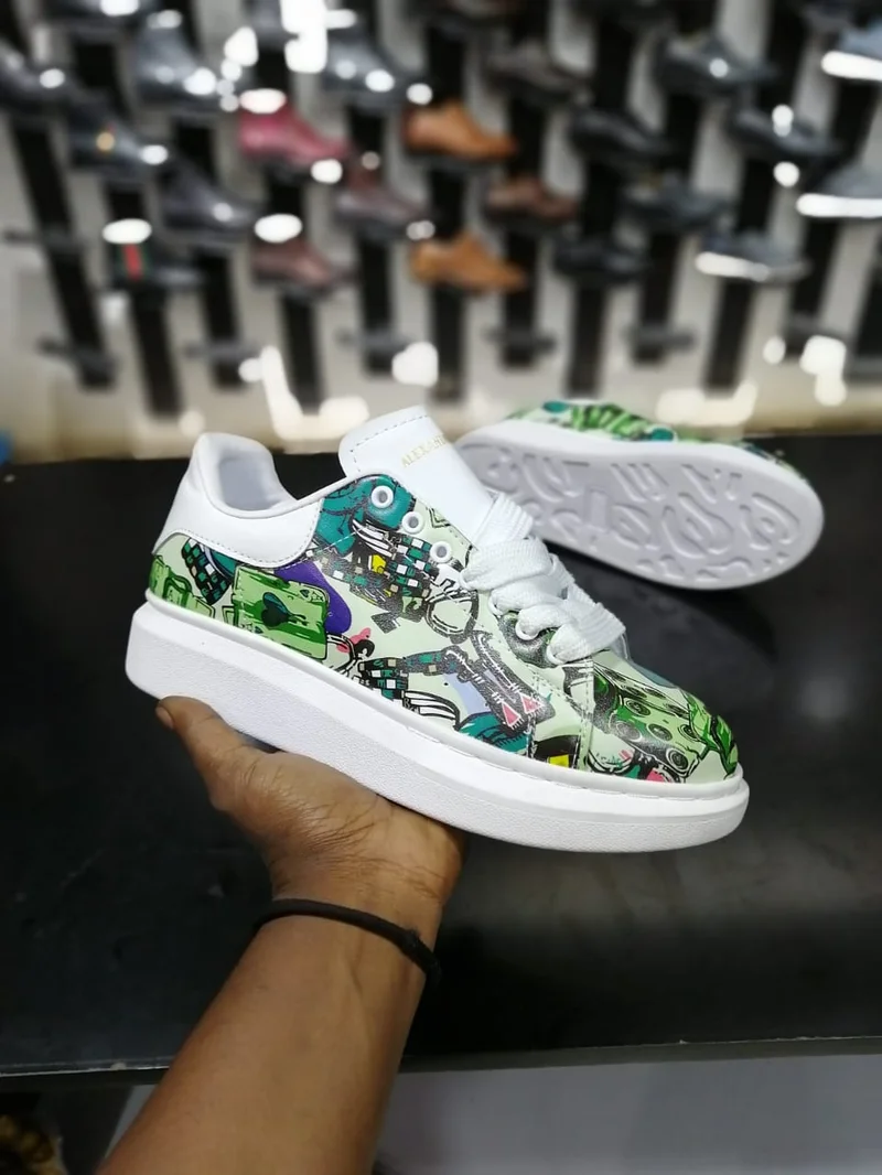 Fashion  MCQUEEN Unisex Shoes