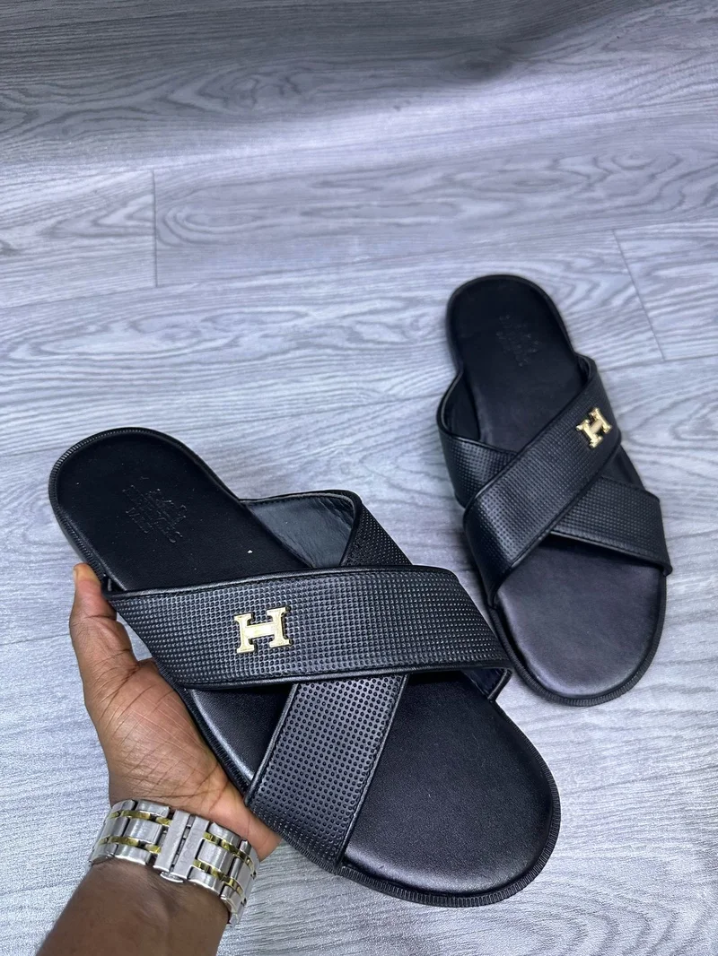 HERMES LEATHER ROUGH FLAT SANDALS