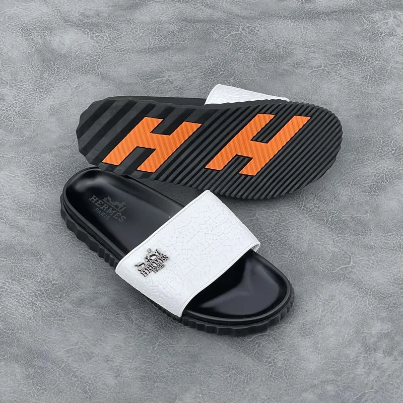Hermès Slide Sandals - Black and White