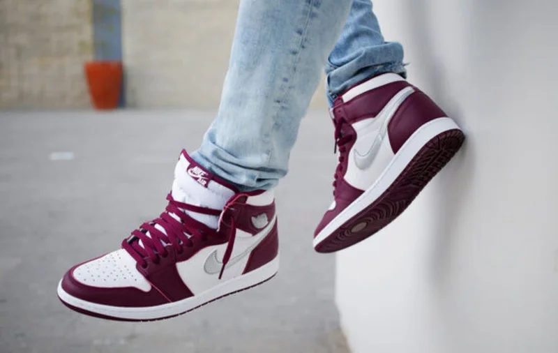 JORDAN 1 RETRO HIGH SNEAKERS