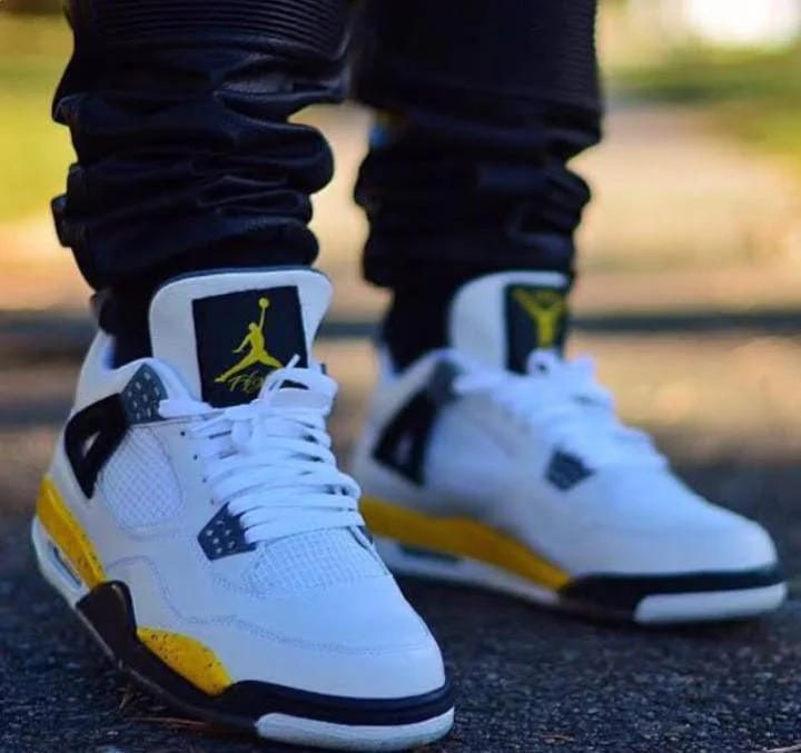 Jordan 4 Tour Yellow