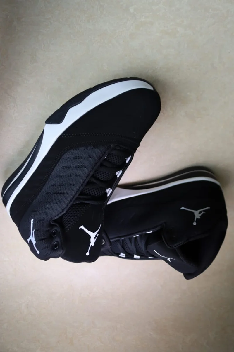 Jordan B’Mo Black/White