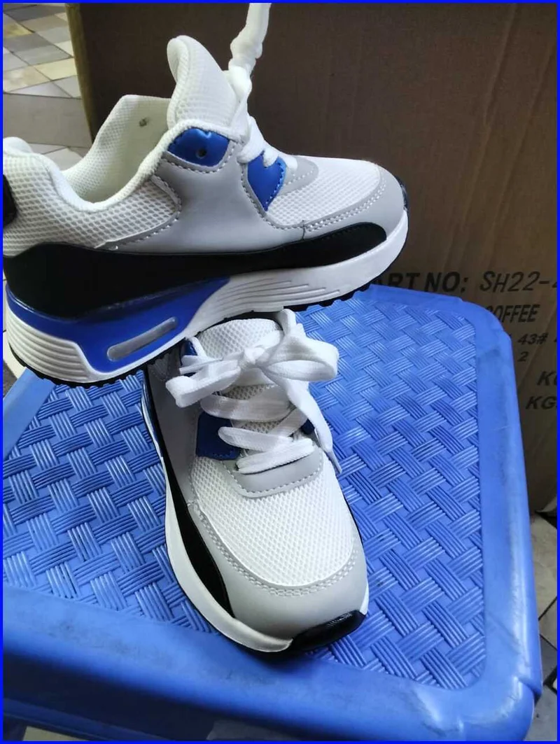 Kids' Nike Air Max 90 Sneakers - Iconic Style and Comfort