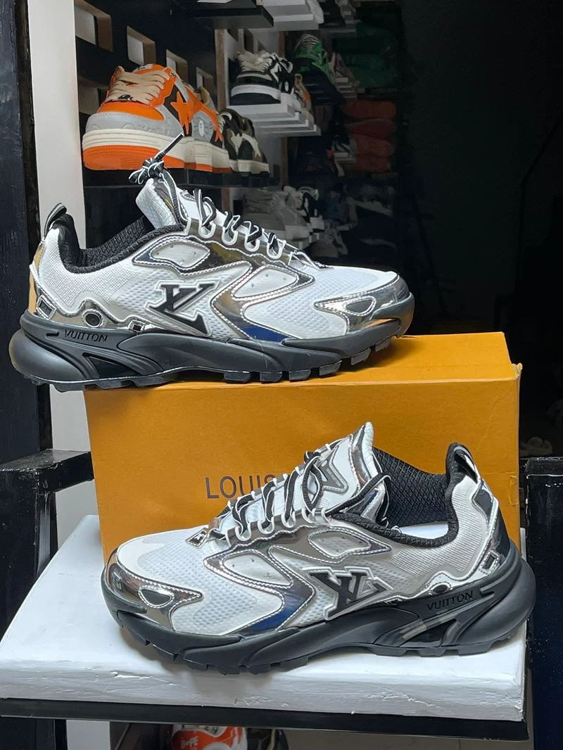 Louis Vuitton Runner Tatic Trainer Sneakers