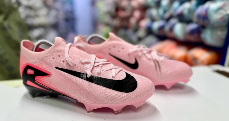 MEN’S NIKE UNITED ATHLETE SHOES