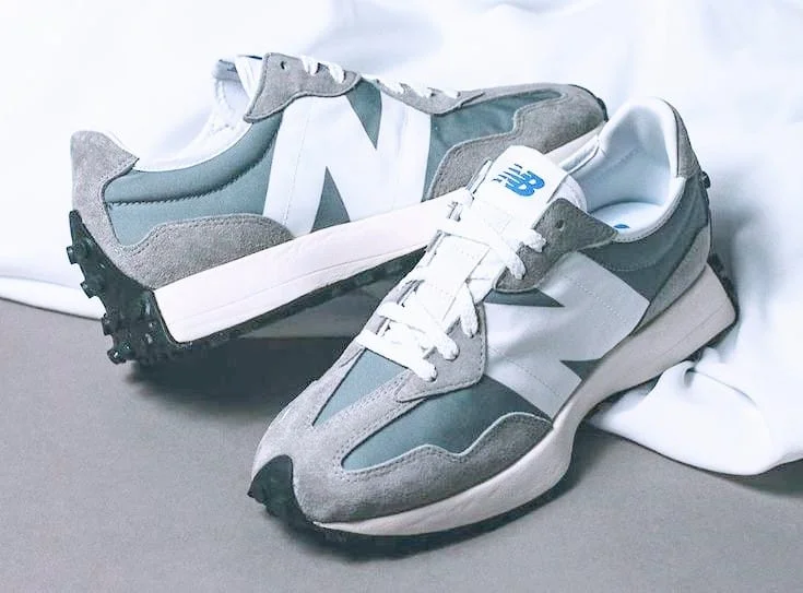 New Balance 327 Grey and White Sneakers