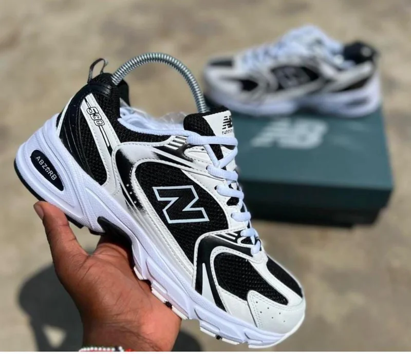 NEW BALANCE 530 BLACK-WHITE SHOES