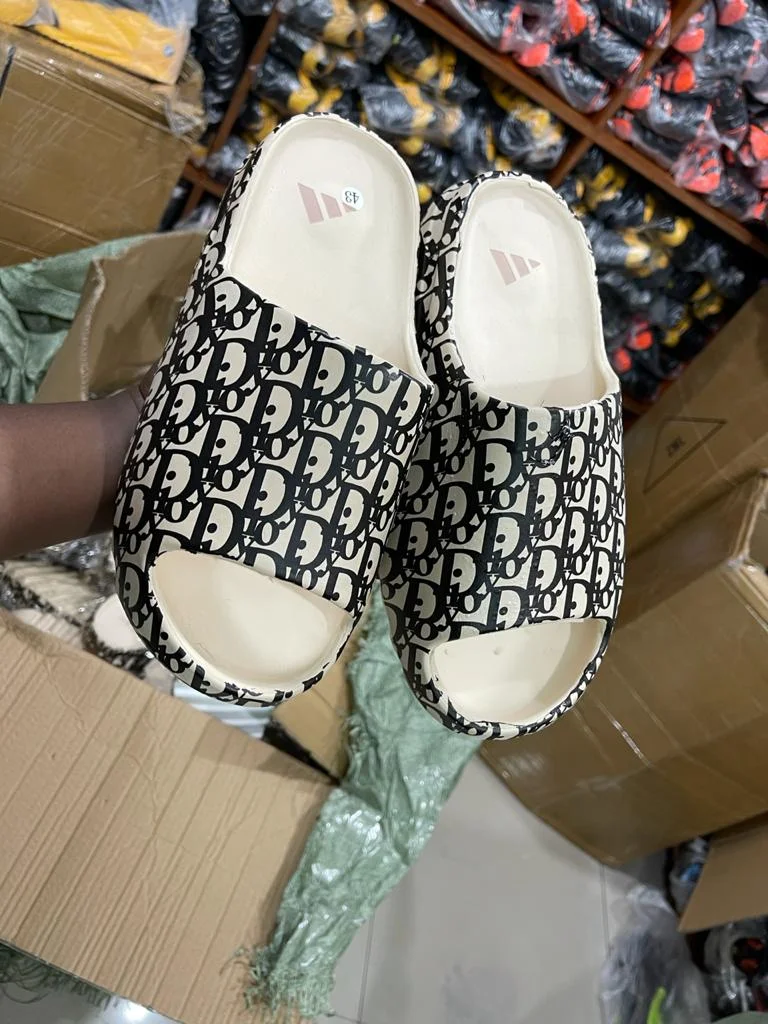 New Style Adidas Yeezy Slippers Men Fashion Summer