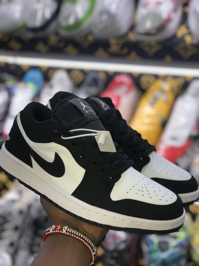 Nike Air Jordan 1 Low Retro