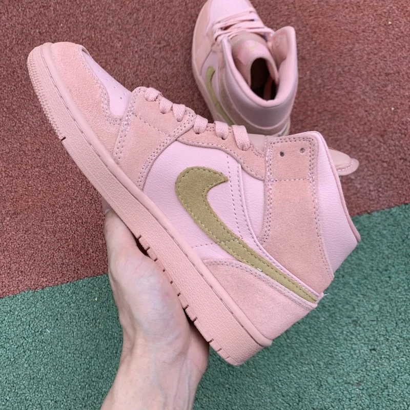 NIKE AIR JORDAN 1 RETRO MID SE CORAL GOLD
