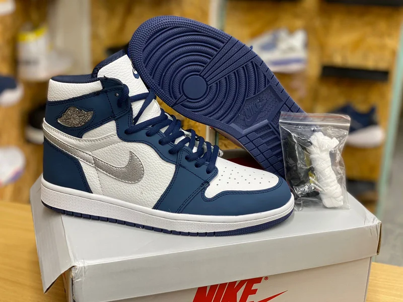 Air Jordan 1 High OG Japan Midnight Navy Blue