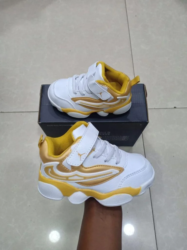 Nike Air Jordan Sneakers White-Gold