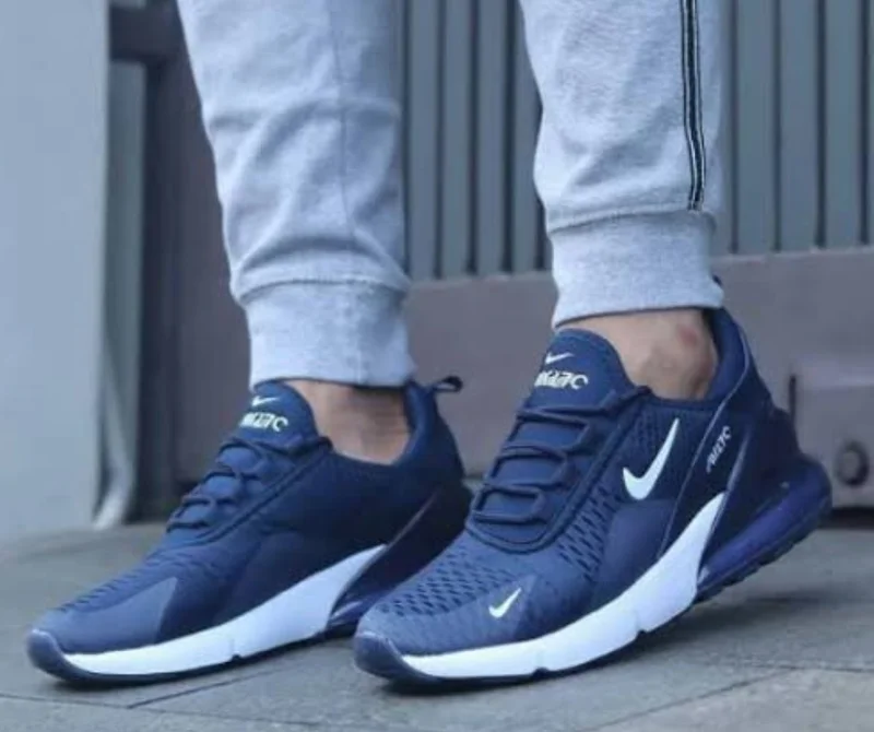 Nike Air Max 270 Surfaces in Blue