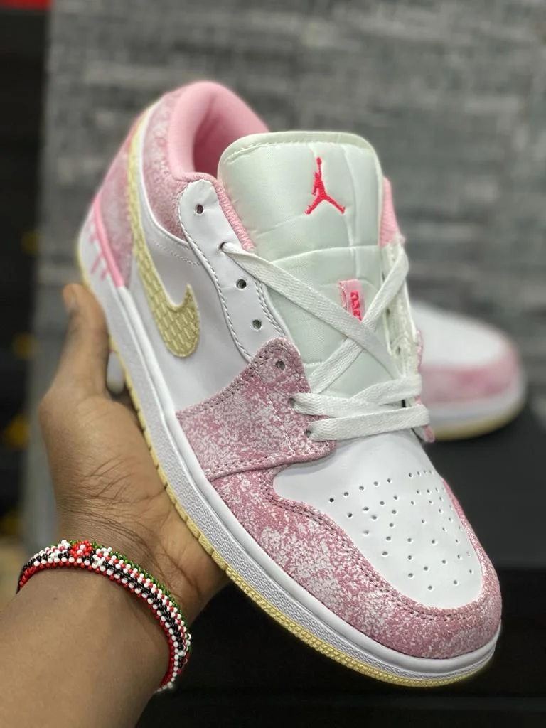 Air Jordan 1 Low SE Paint Drip