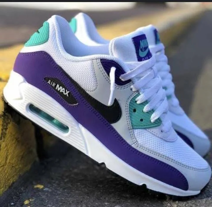 NIKE AIR MAX 90 ESSENTIAL GRAPE