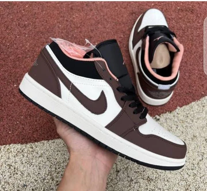 Air Jordan 1 Low ‘Dark Mocha’ Draw Closed