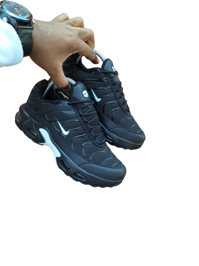 Nike Air Max Plus Black