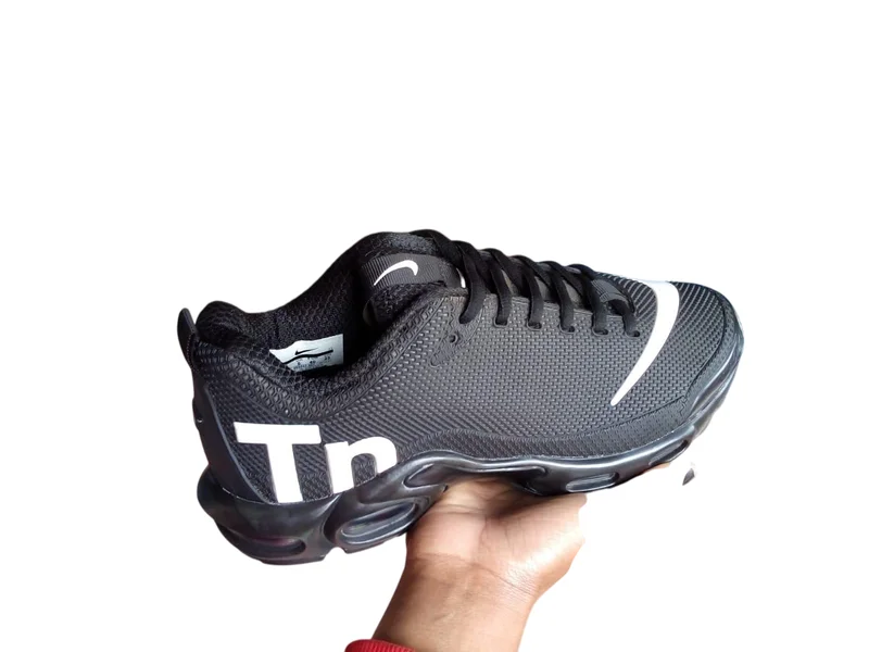Nike Air Max PLUS TN Mercurial Classic Black & White