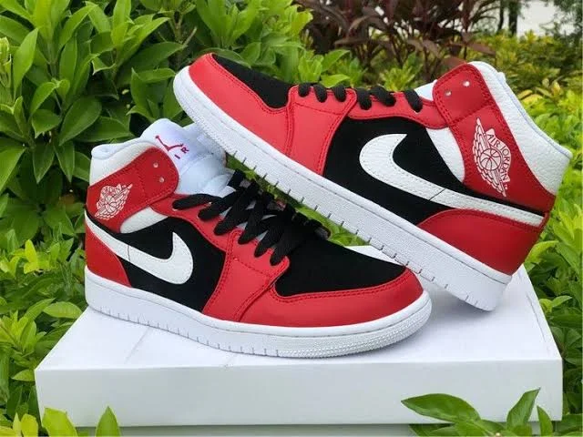 Air Jordan 1 mid Chicago