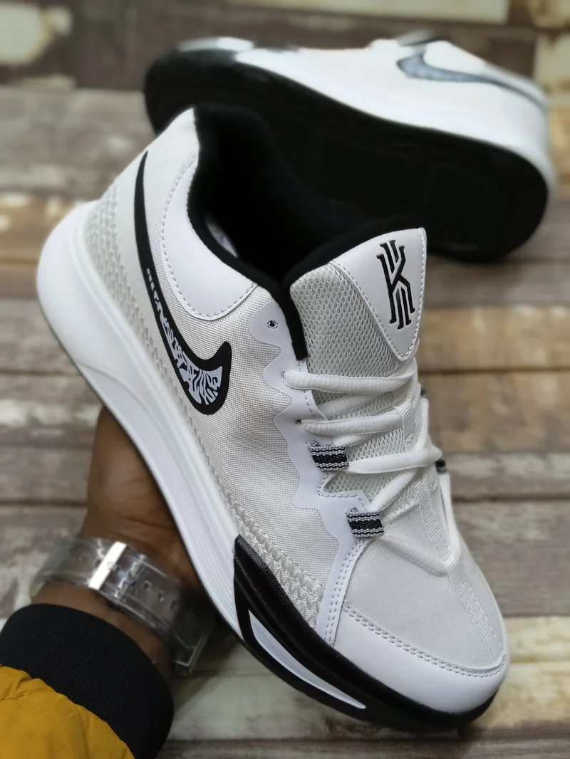 Nike Kyrie Flytrap 6 White and Black Trainers