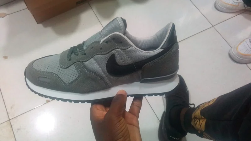 Nike Running Shoes For Men and Women  (White, Grey)